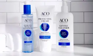 ACO Hydrating Micellar Cleansing Gel, Protecting Cream och Gentle Cleanser i en badrumsmiljö.