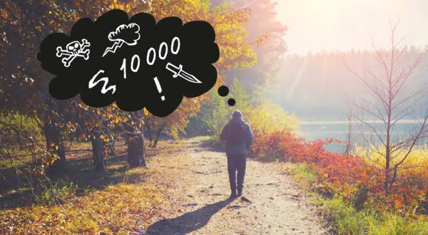 En person funderar på hur lång tid det tar att gå 10000 steg, med symboler för fara och utmaning i tankebubblan.