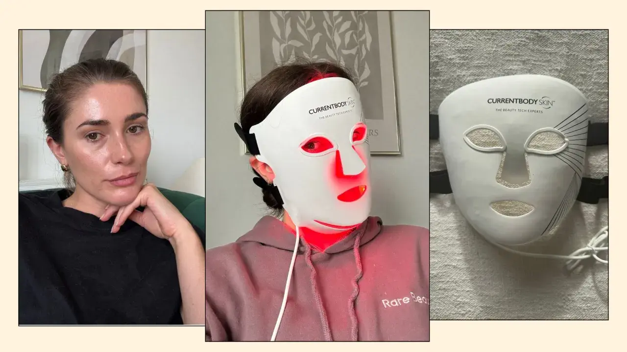 Kvinnan använder en Currentbody led mask för hudvård. Masken lyser rött.